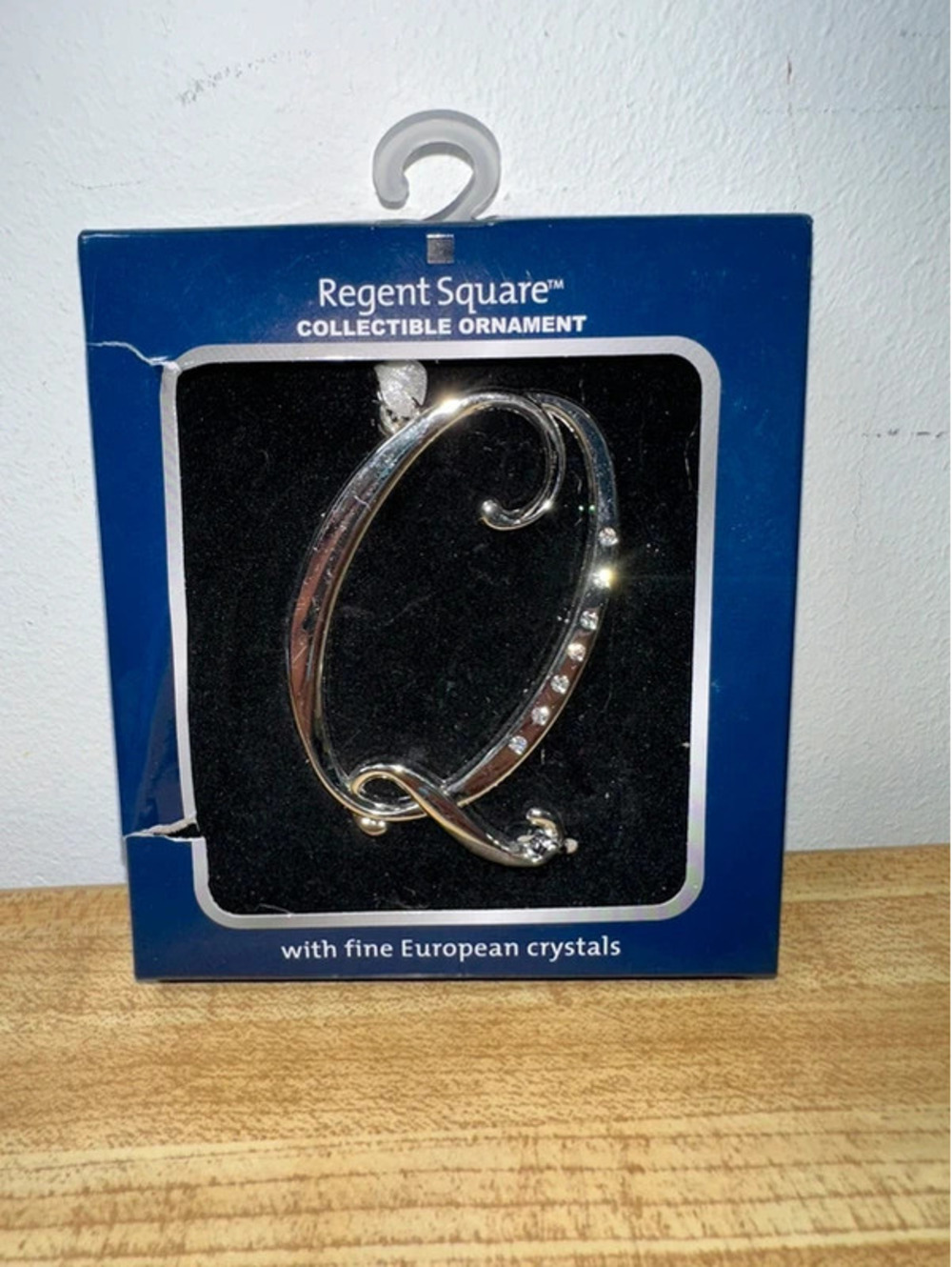 Regent Square Ornament Silver Cursive Monogram Letter "Q"